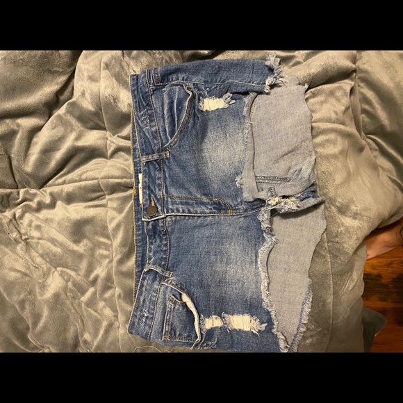 Refuge Jean Shorts - Picture 1 of 3
